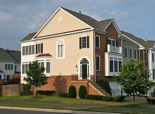 42742 Big Spruce Sq, Leesburg, VA