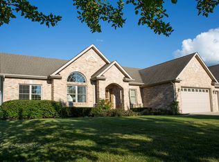 1724 Parkside Dr, Sycamore, IL 60178