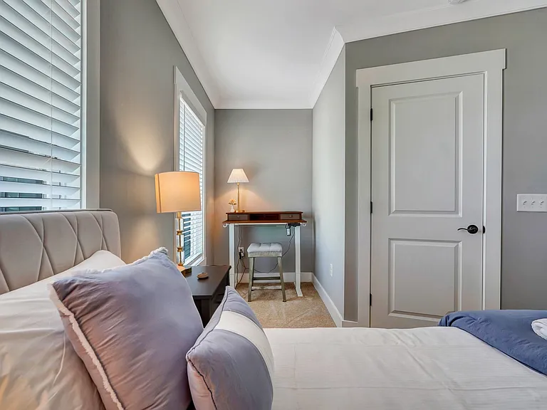 716 Tattnall St — Photo 24
