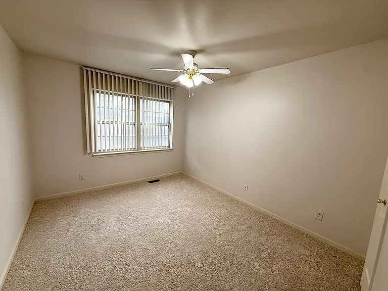 29419 Glen Oaks Blvd E — Photo 14