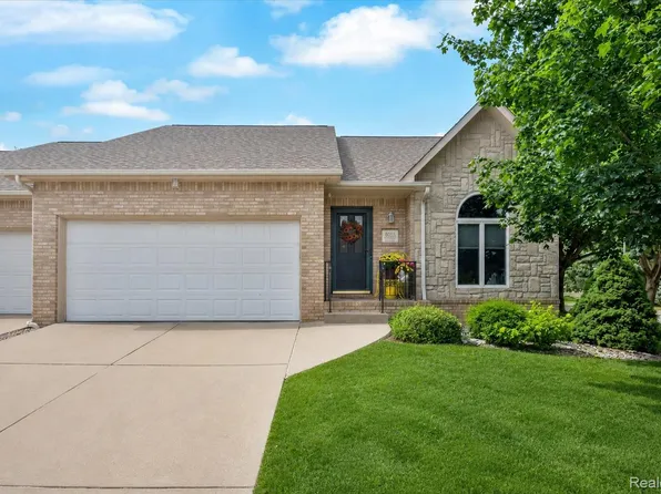 6052 Belmont Ct, Grand Blanc, MI 48439
