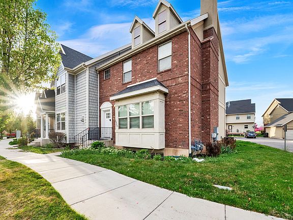 2nd image of 2026 W Crescent Way