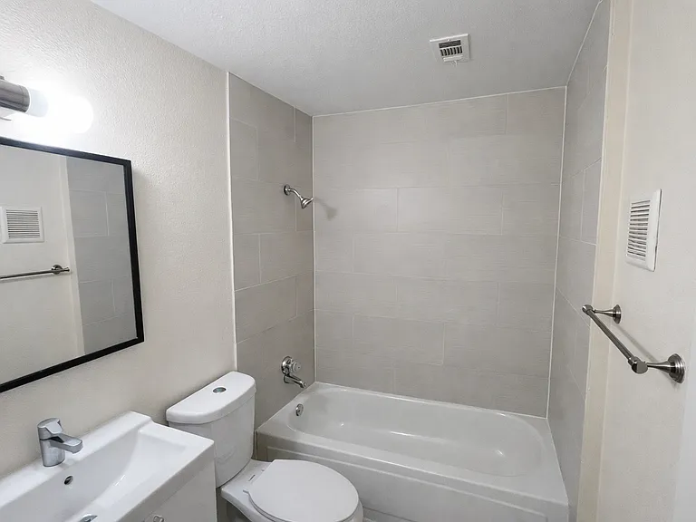 4777 Cedar Springs Rd #8D — Photo 6