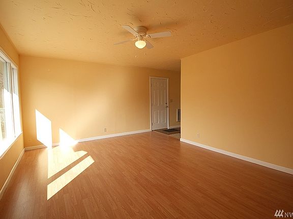 5th image of 1725 4th St NE