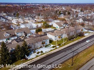 8960 Sheridan Rd APT 5, Kenosha, WI 53143