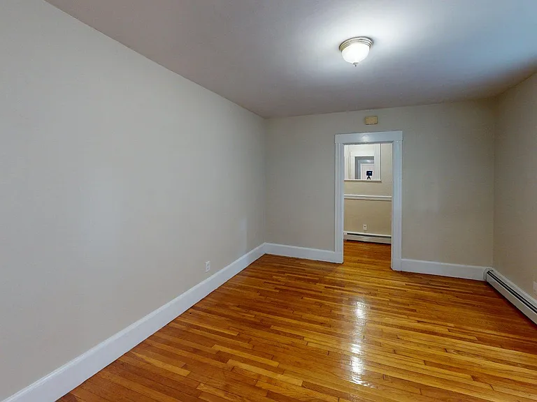 122 Gladstone St #A — Photo 6