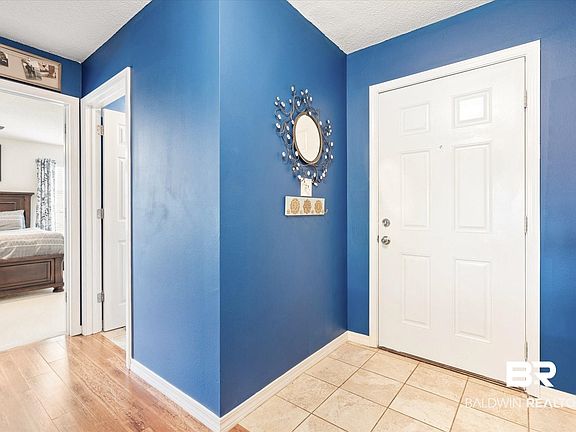 3rd image of 9621 Spring Meadow Dr N