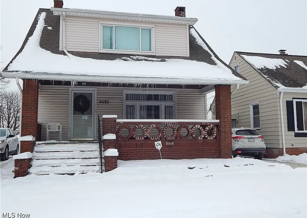 3 bed, 2094 sqft, $2,022 — Photo 1