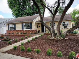 20403 Wyandotte St, Winnetka, CA 91306