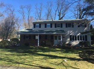 4 Bristol Ct, East Brunswick, NJ 08816
