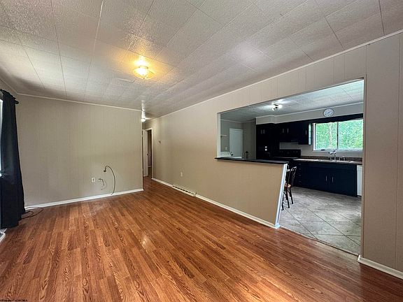 3rd image of 1070 Willey St