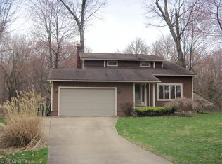 396 Neptune Dr, Akron, OH 44319