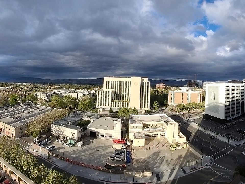 2.	Panoramic view from balcony