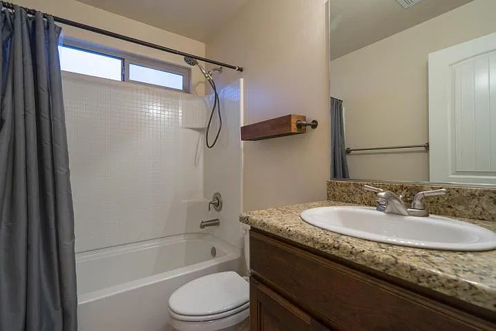 3 bed, 1593 sqft, $1,900 — Photo 4