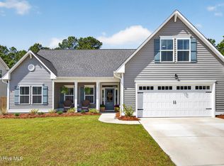 262 W Weatherbee Way, Hampstead, NC 28443