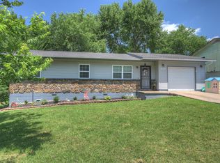 302 Larry Pl, Neosho, MO 64850
