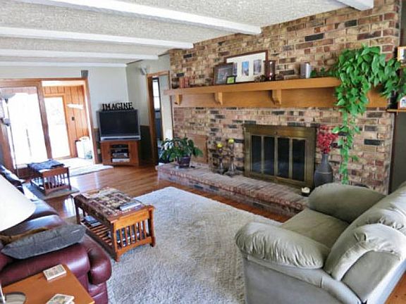3rd image of 9122 N Pearlette Ln