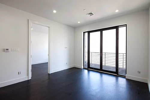 147 Rogers Ave #3R Photo 1