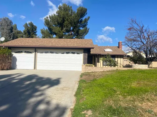 850 E Thornton Ave, Hemet, CA 92543