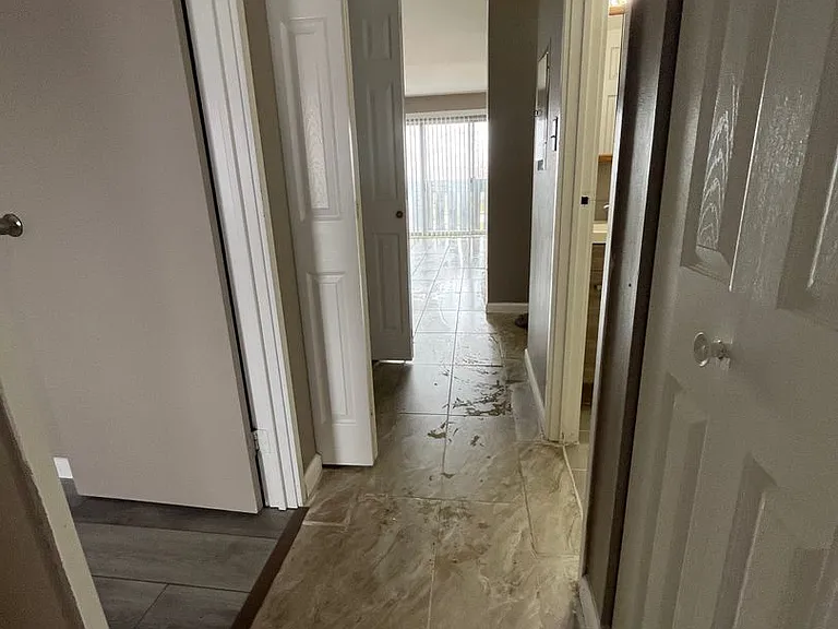 111 Pickwick Dr — Photo 18