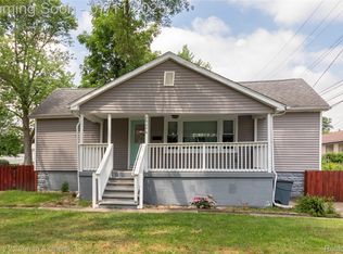 29046 S Wesley Ave, Flat Rock, MI 48134