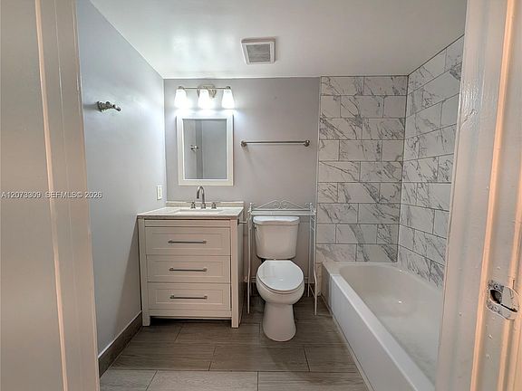 4th image of 3690 N 56th Ave APT 903