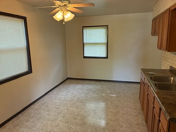 4th image of 748-1 Juniper Rd