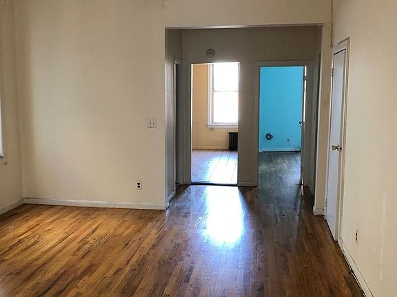 5th image of 2533 Astoria Blvd Fl 2