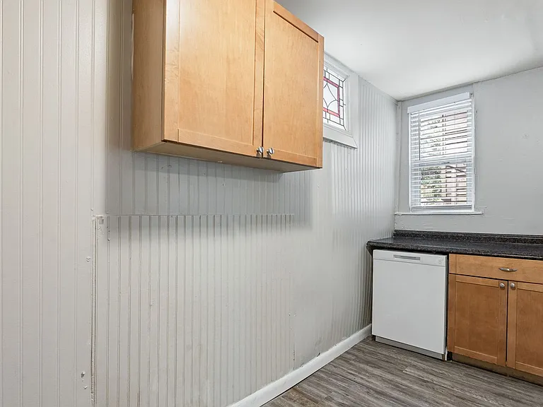 Duplex Apartment on 17th Avenue — Photo 22