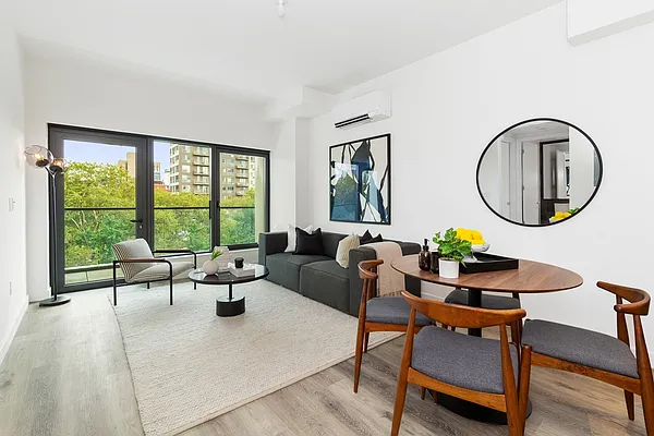 Rented by REAL New York | media 3