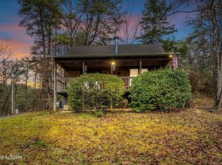 3042 Crestview Ct, Sevierville, TN 37862