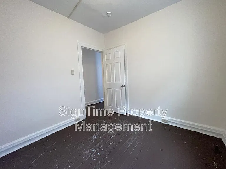 111 E Washington St #2 — Photo 11