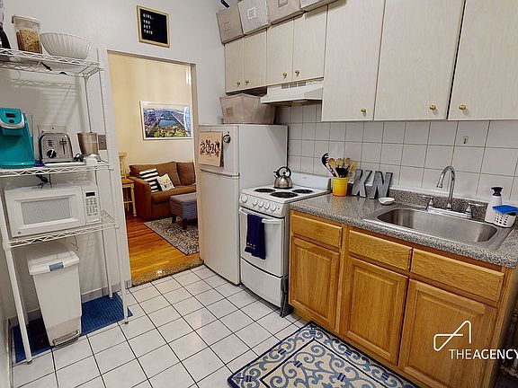 4th image of 301 E 85th St APT 20