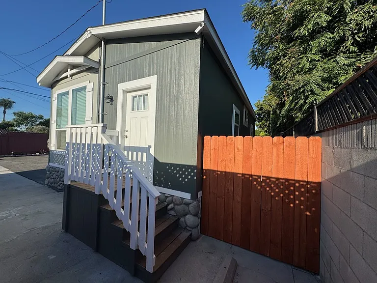 7575 Knott Ave #B — Photo 2
