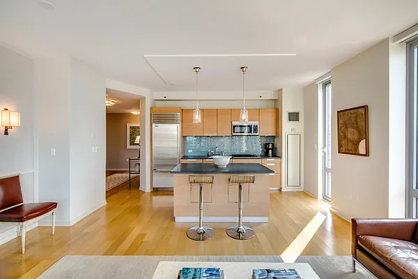 Sold by Dolly Lenz Real Estate LLC | media 31