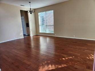 5th image of 3821 Burr Oak Ct