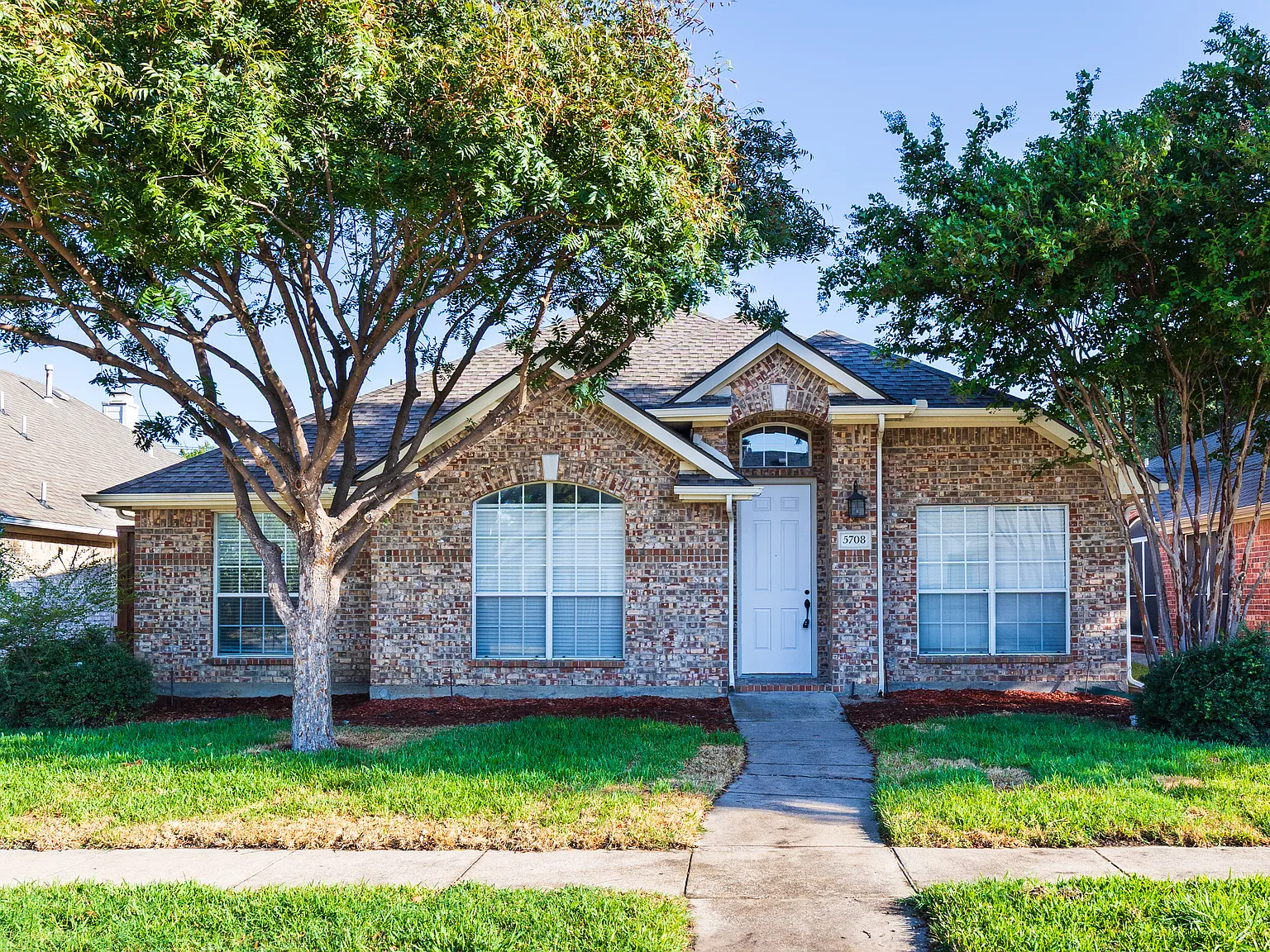 3 bed, 1628 sqft, $2,295 — Photo 1