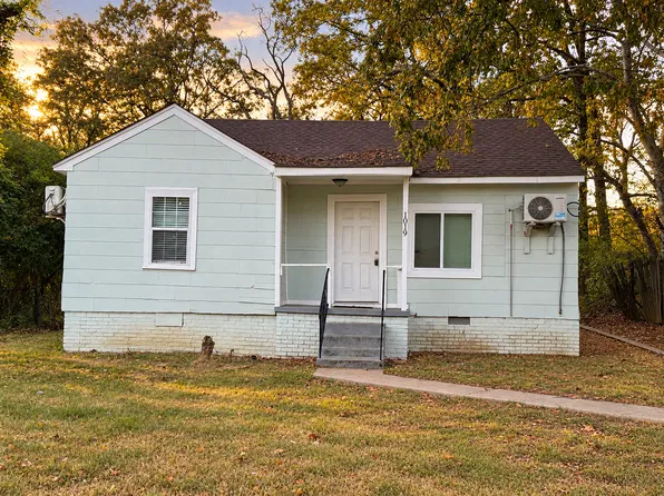 1019 Combs St, Jackson, MS 39204