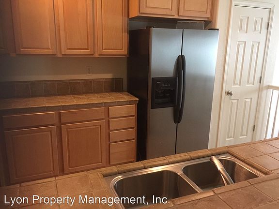 4th image of 3301 N Park Dr Unit 3712