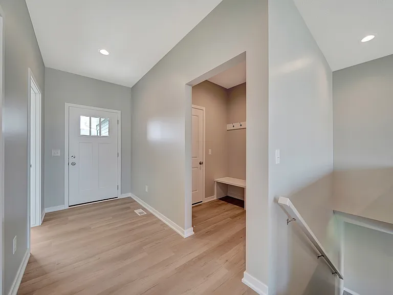 8926 S 42nd St — Photo 16