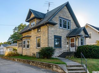 221 9th St NW, Mason City, IA 50401