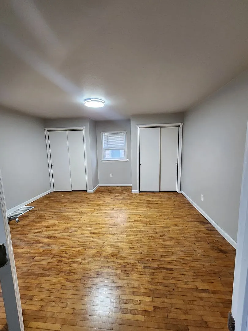 511 South Locust Street — Photo 3
