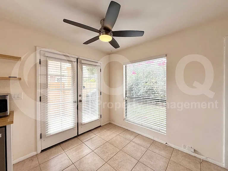 10402 N 10th St #3 — Photo 9