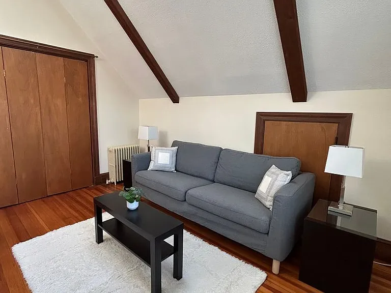 12 Grandview St #3 — Photo 2