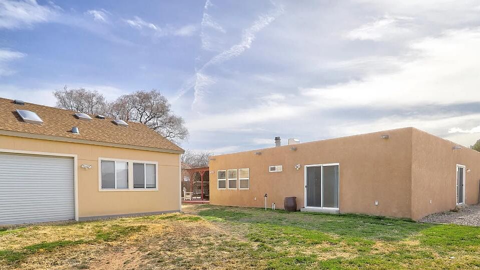 1st image of 1033 Mesa Cruzada NW