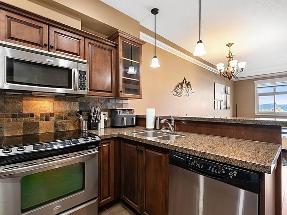 4th image of 45893 Chesterfield Ave #207