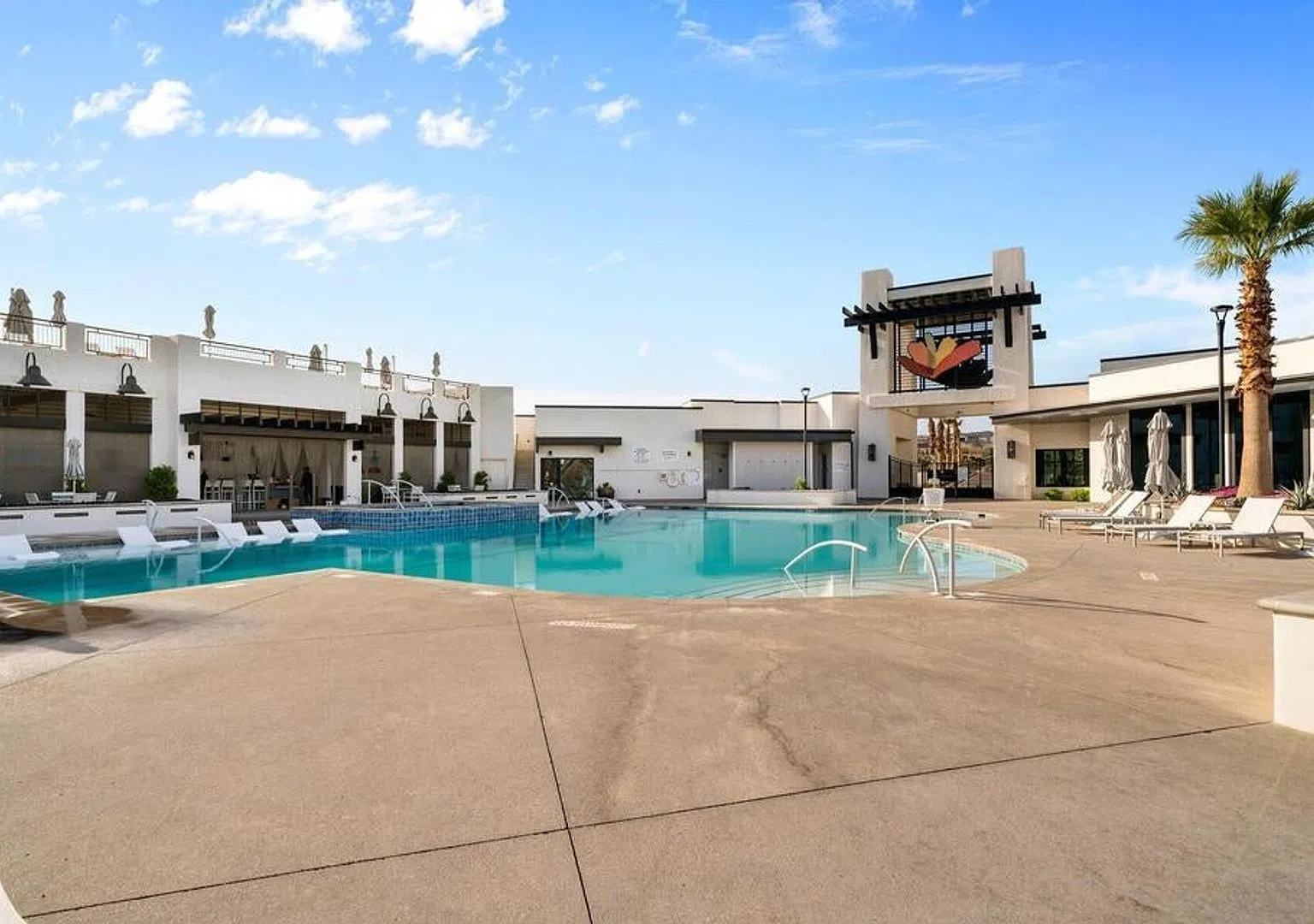 Desert Color 2 Bedroom Condo. 6 Month Lease! — Photo 4