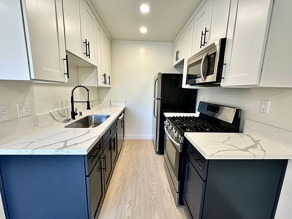 3rd image of 3746 S Canfield Ave APT 8