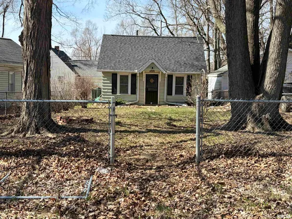 621 S Stewart St, Creve Coeur, IL 61610