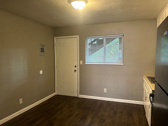 2nd image of 1008 Forest Ct APT 11